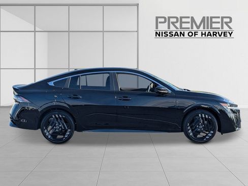 New 2026 Nissan Sentra SR w/ SR Premium Package FWD image 6