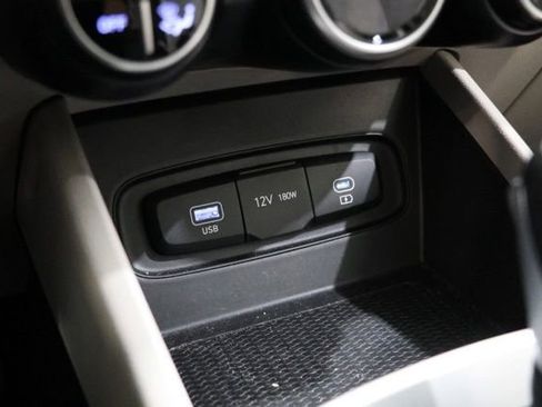 Used 2025 Hyundai Venue SEL FWD image 22