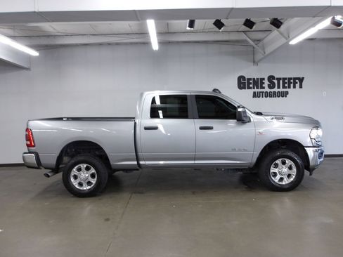 Used 2024 RAM 2500 Big Horn AWD/4WD image 3