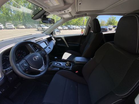 Used 2018 Toyota RAV4 XLE w/ Plus Extra Value Package AWD/4WD image 17