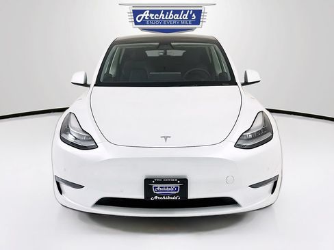 Used 2021 Tesla Model Y Long Range AWD/4WD image 2