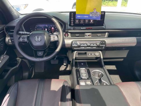 Certified 2026 Honda Pilot Black Edition image 13