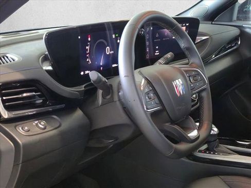 Used 2025 Buick Envista Sport Touring FWD image 7