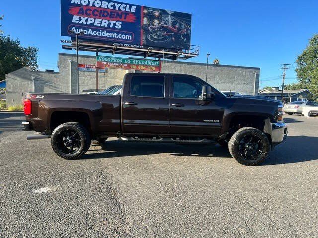 Used 2018 Chevrolet Silverado 2500 LT w/ LT Convenience Package AWD/4WD image 5