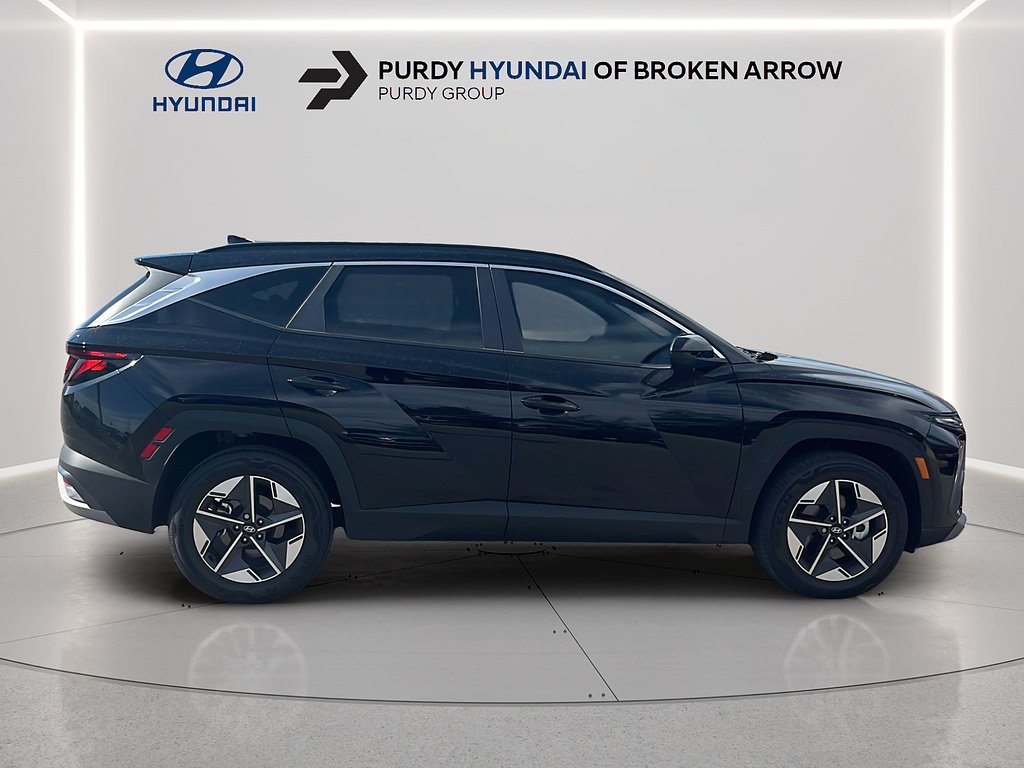 Certified 2025 Hyundai Tucson SEL FWD image 2