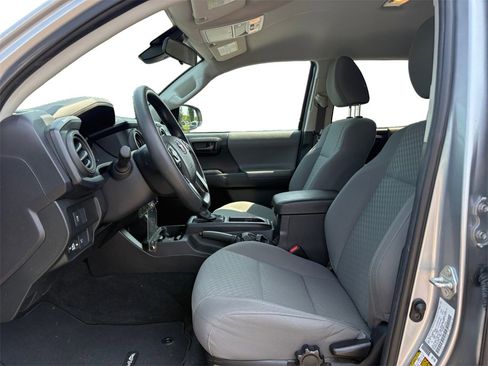 Used 2022 Toyota Tacoma SR image 9