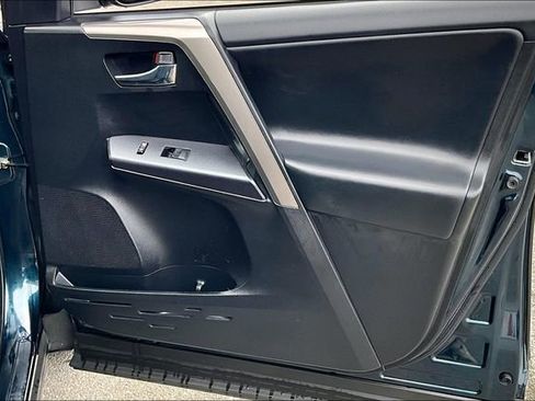 Used 2018 Toyota RAV4 XLE image 21