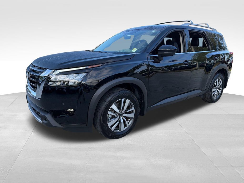 Certified 2025 Nissan Pathfinder SL AWD/4WD image 3