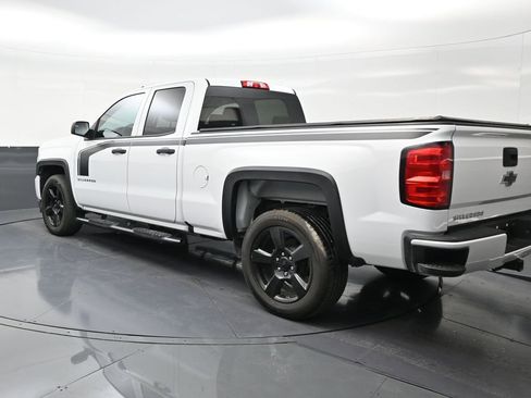 Used 2018 Chevrolet Silverado 1500 Custom w/ Custom Value Package RWD image 3