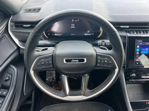 Used 2021 Jeep Grand Cherokee L Laredo image 14