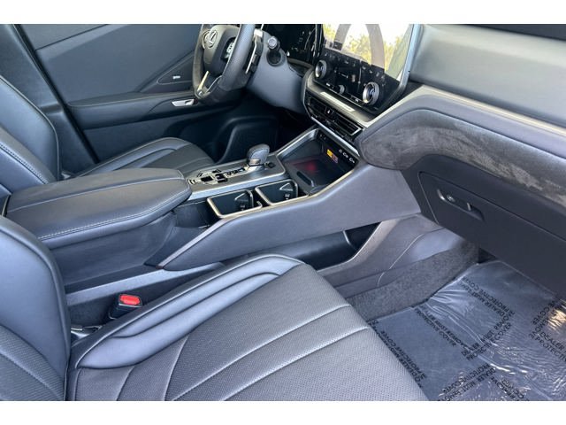 Certified 2025 Lexus TX 500h AWD w/ Technology Package image 17