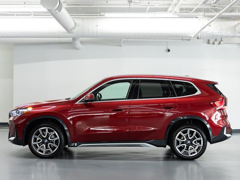 Used 2026 BMW X1 xDrive28i AWD/4WD image 2