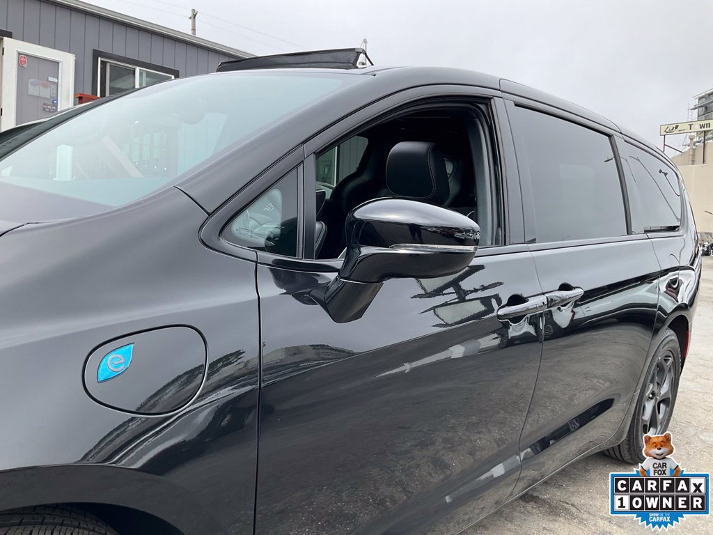 Used 2023 Chrysler Pacifica Limited w/ Uconnect Theater Family Group FWD image 97