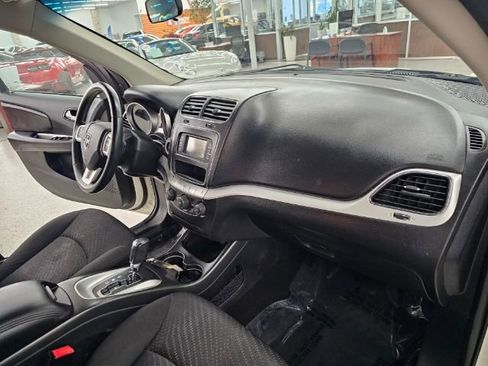 Used 2018 Dodge Journey SE w/ Connectivity Group image 8