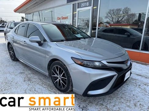 Used 2023 Toyota Camry SE image 1