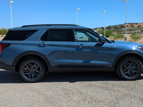 New 2026 Ford Explorer ST-Line w/ ST-Line Street Pack AWD/4WD image 2