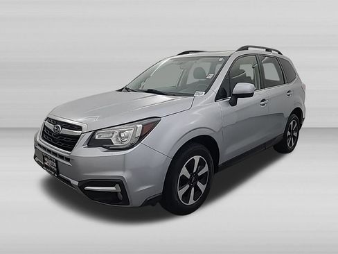 Used 2018 Subaru Forester 2.5i Limited AWD/4WD image 8