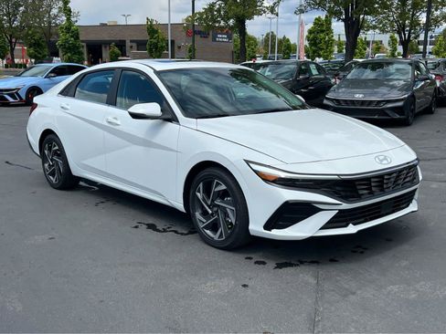 New 2026 Hyundai Elantra Limited FWD image 5