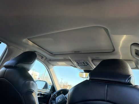 Used 2023 Toyota Highlander XLE image 13