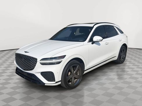 Used 2023 Genesis GV70 2.5T w/ Sport Prestige Package AWD/4WD image 3