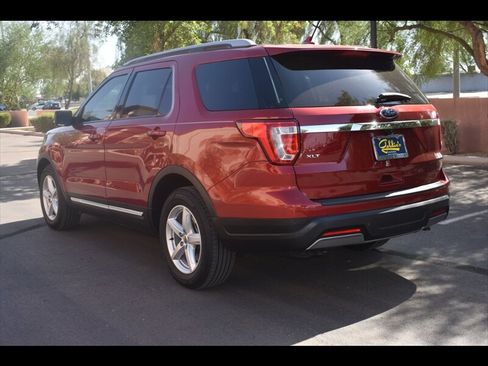 Used 2019 Ford Explorer XLT w/ Equipment Group 202A FWD image 6