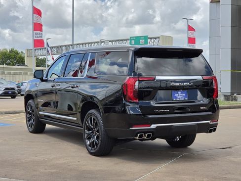 Used 2025 GMC Yukon XL Denali w/ Sun & Power Step Package AWD/4WD image 7
