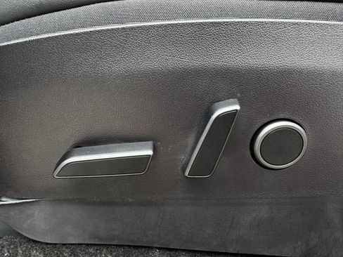 Used 2022 Tesla Model Y Performance image 26