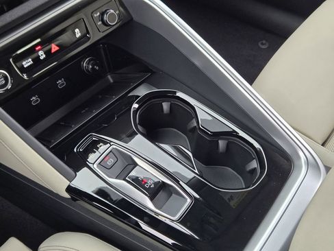 Certified 2025 Audi Q5 Prestige image 23