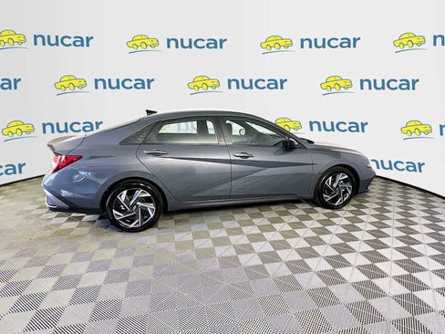 Used 2025 Hyundai Elantra Sport image 8