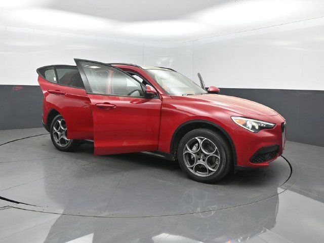 Used 2023 Alfa Romeo Stelvio Sprint AWD/4WD image 44