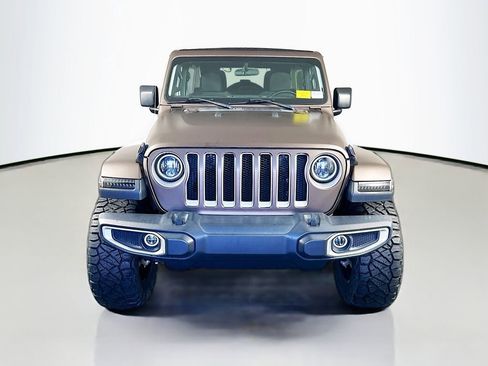 Used 2018 Jeep Wrangler Unlimited Sahara image 2