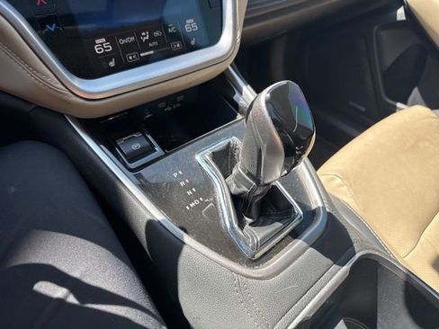 Used 2020 Subaru Outback Limited w/ Popular Package #2 image 17