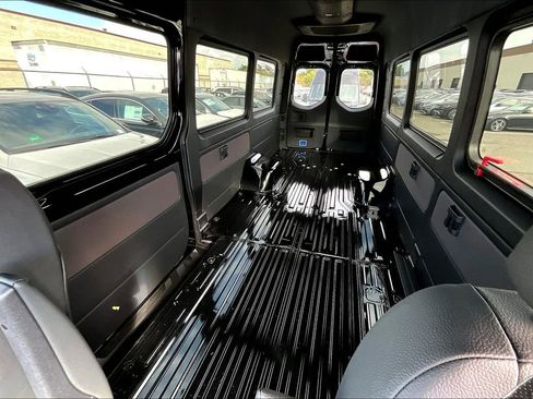 New 2025 Mercedes-Benz Sprinter 4500 image 9