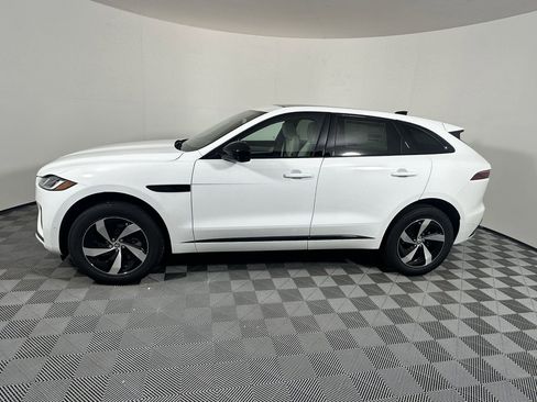 Used 2026 Jaguar F-PACE R-Dynamic S image 2
