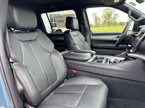 New 2026 Jeep Grand Wagoneer 4WD image 23