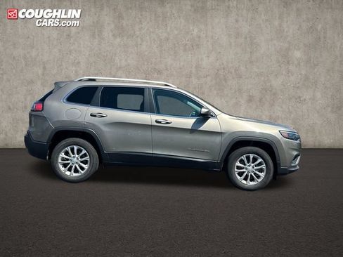 Used 2019 Jeep Cherokee Latitude w/ Popular Appearance Group AWD/4WD image 6