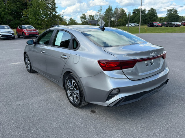 Used 2023 Kia Forte LXS FWD image 3