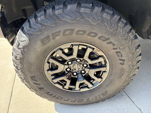 Used 2025 Ford Bronco Raptor AWD/4WD image 11