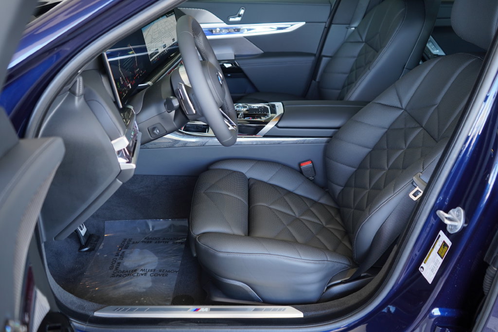 Used 2026 BMW 740i w/ Premium Package RWD image 11