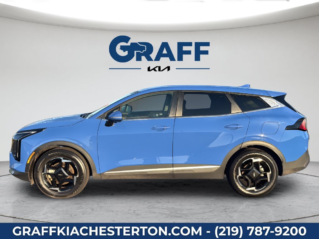 Used 2026 Kia Sportage EX FWD image 3