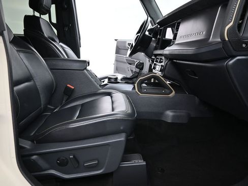 Used 2025 Ford Bronco Badlands AWD/4WD image 18