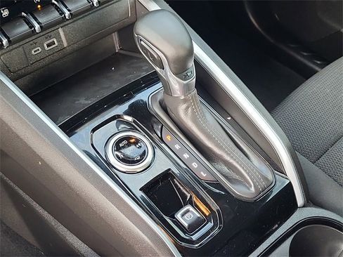 Used 2023 Chevrolet Colorado LT w/ LT Convenience Package image 16