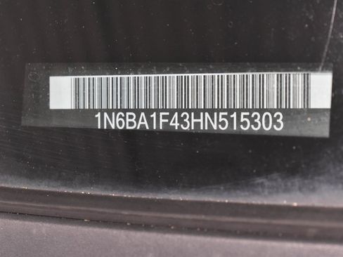 Used 2017 Nissan Titan SL image 33