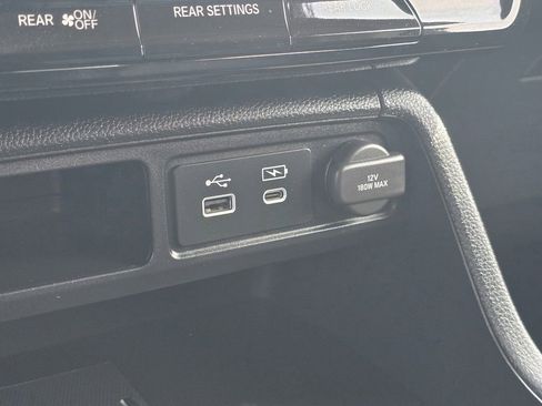 Used 2024 Honda Pilot EX-L image 30