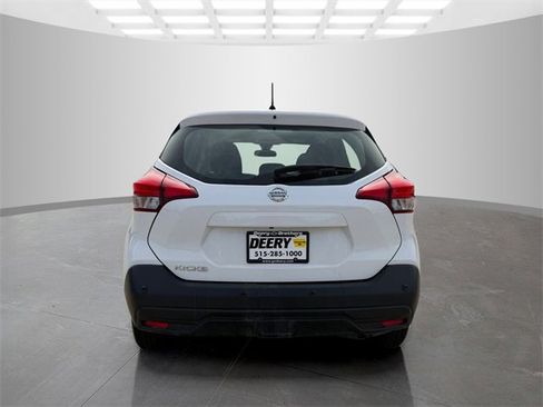 Used 2020 Nissan Kicks S image 8