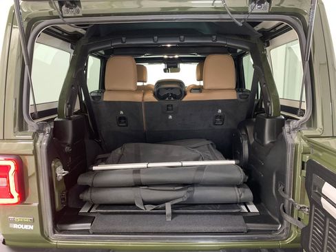 Used 2022 Jeep Wrangler Unlimited Rubicon w/ Steel Bumper Group image 19