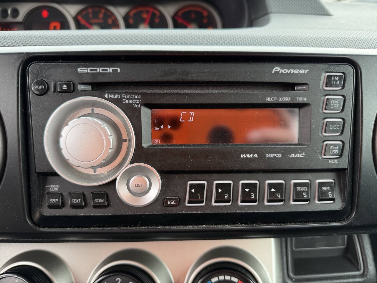 Used 2010 Scion xB FWD image 34