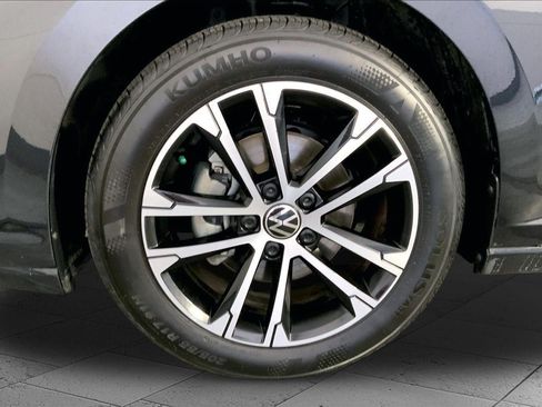 Used 2025 Volkswagen Jetta Sport FWD image 9