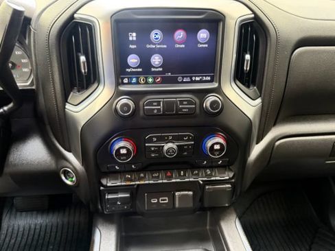 Used 2020 Chevrolet Silverado 1500 LT Trail Boss AWD/4WD image 18