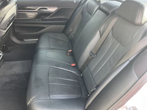 Used 2020 BMW 740i w/ M Sport Package image 19